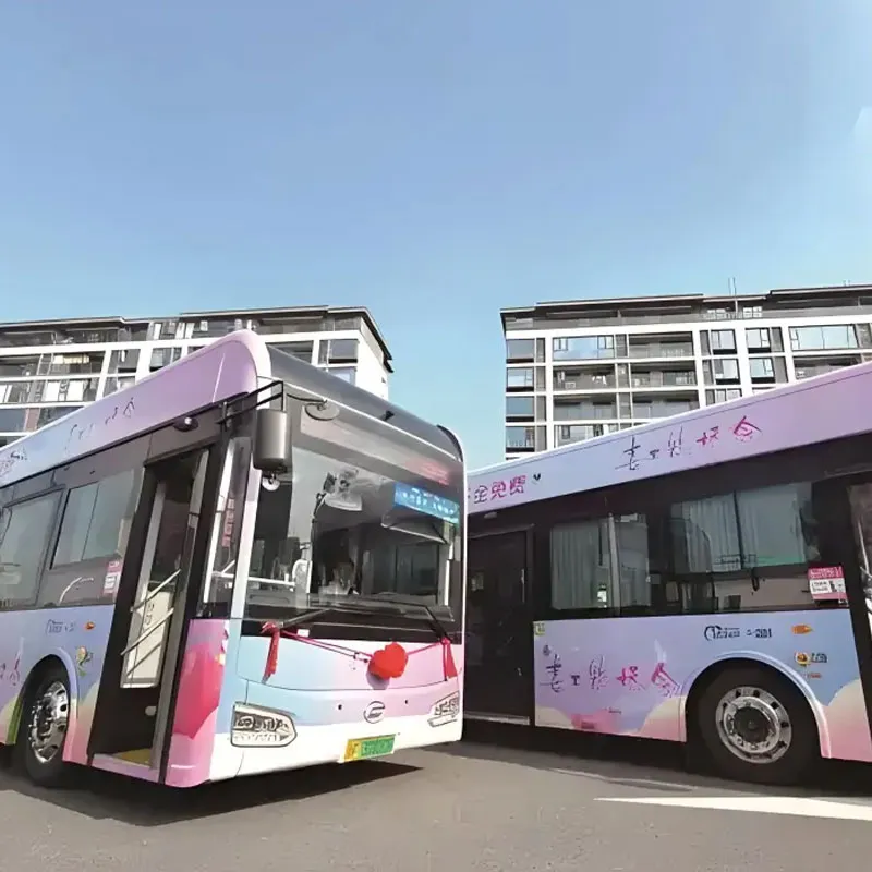 «Экспресс счастья» отправляется! Сайде Дорс дает возможность общественному транспорту создавать новые возможности для общения в пути