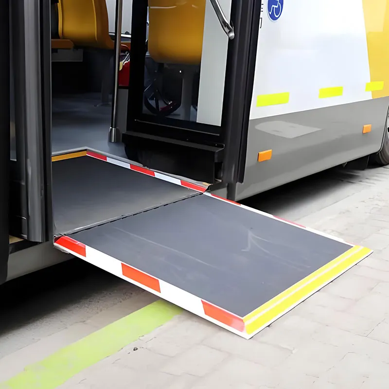 Ручная/электрическая аппарель для маломобильных пассажиров