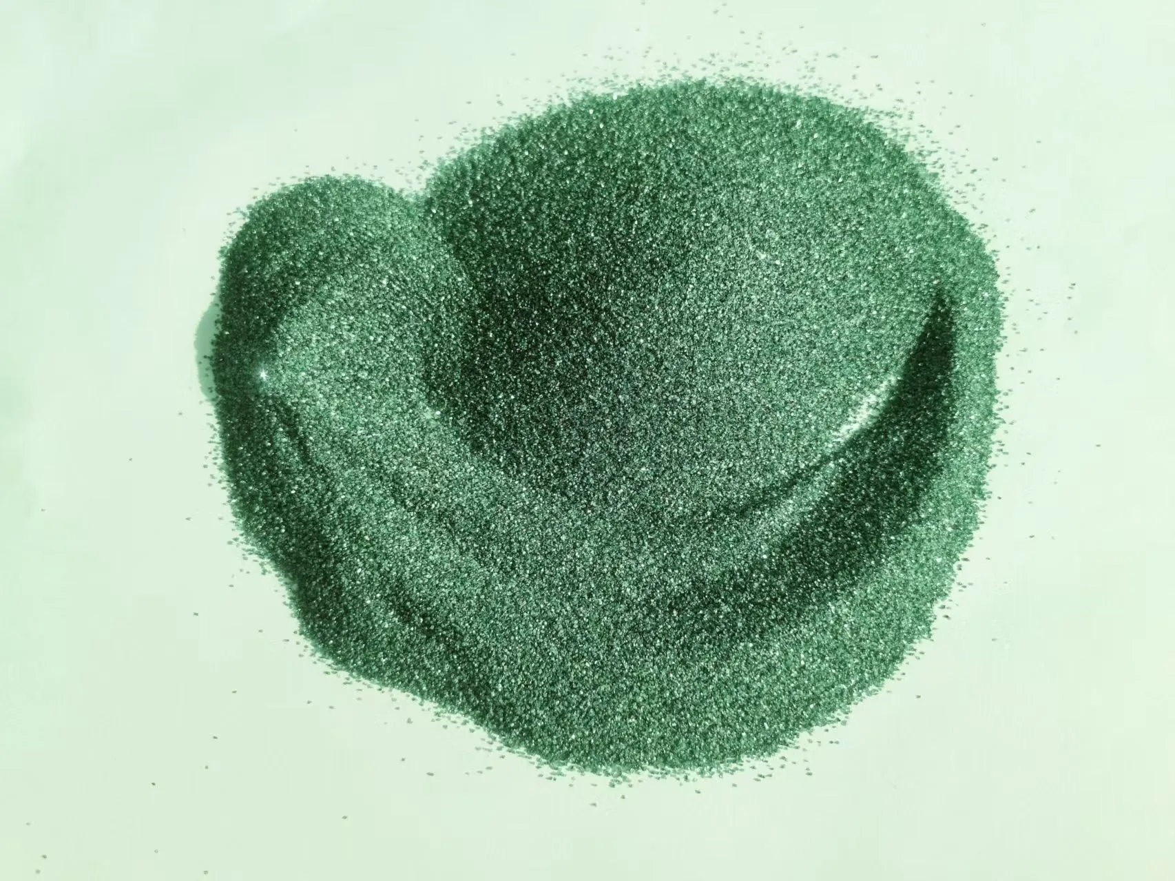 Заголовок: Зеленый карбид кремния: Незаметный герой солнечной энергетики