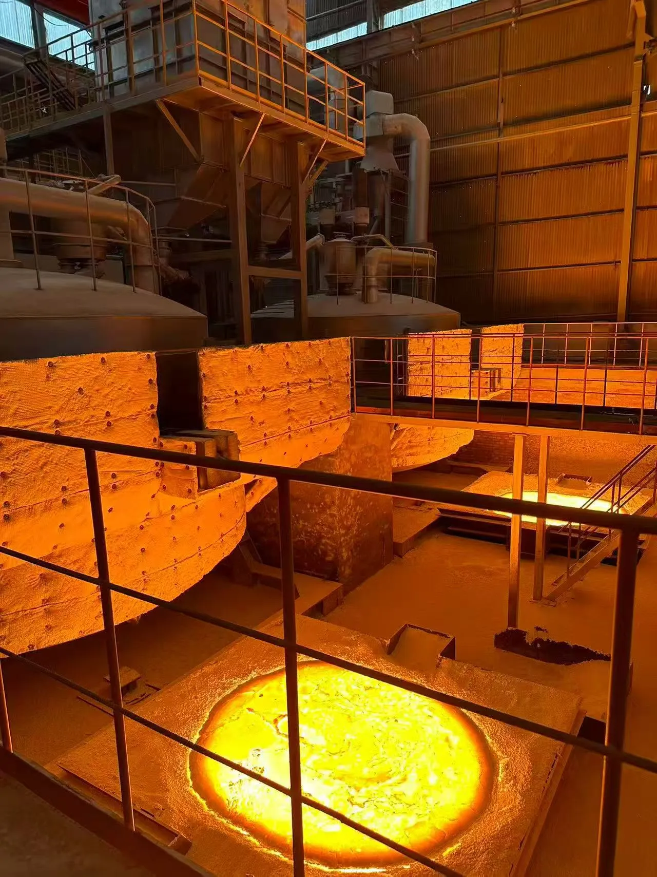 Предприятиеләр өчен 25А маркалы ак электрокорунд микропорошогын әйдәп баручы тәэмин итүче